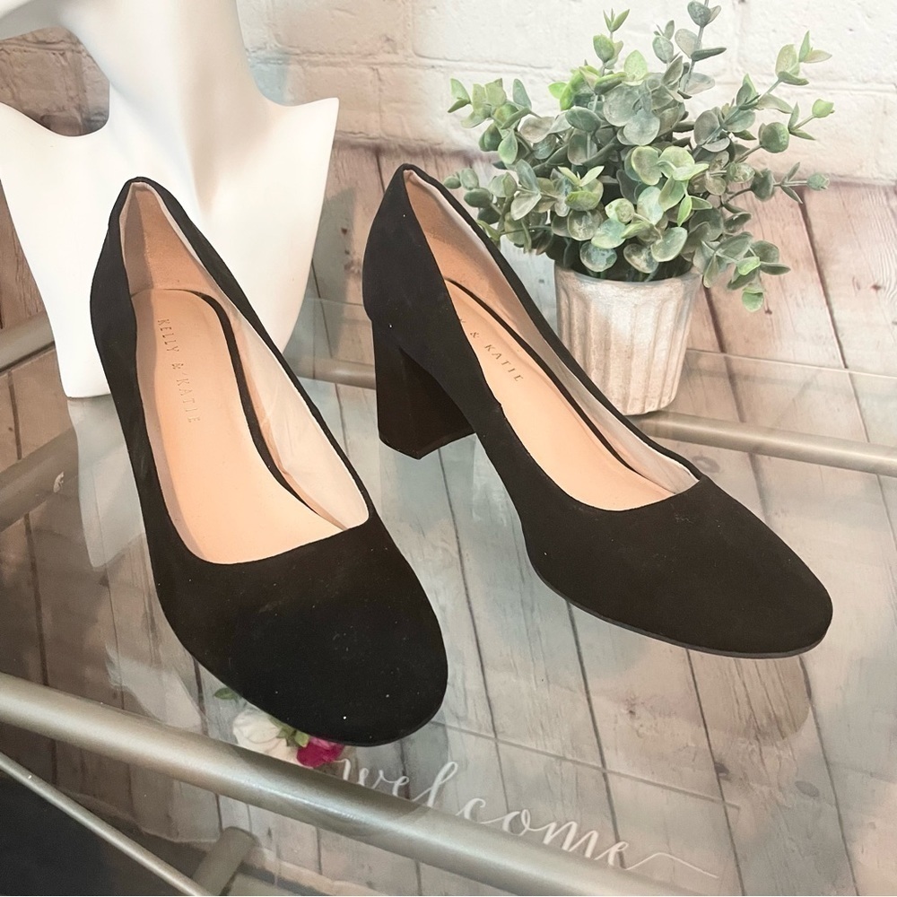 Black Suede Kelly and Katie Round Toe Block Heel Size 10 M